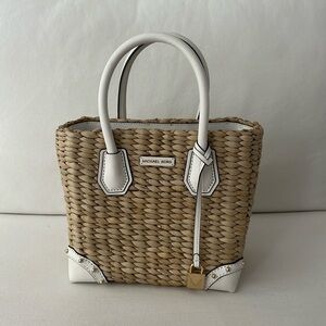 Raffia bag with strap